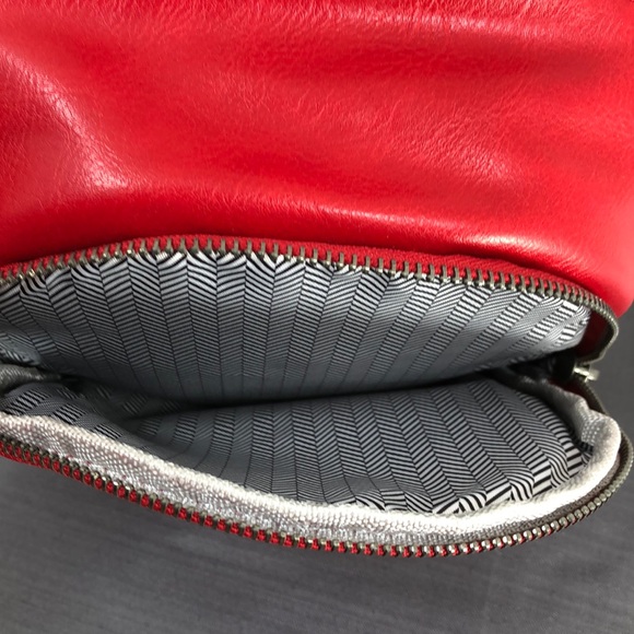 Isabelle Purse/Backpack Red Bag NWT Vegan Approved NWT - Picture 8 of 12